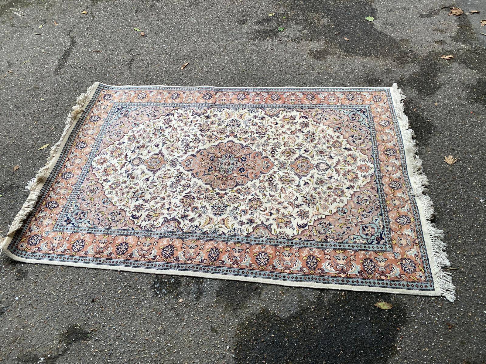 Handmade knotted wool Persian rug 130x200cm