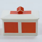 Max Roesler as Bonbonnière