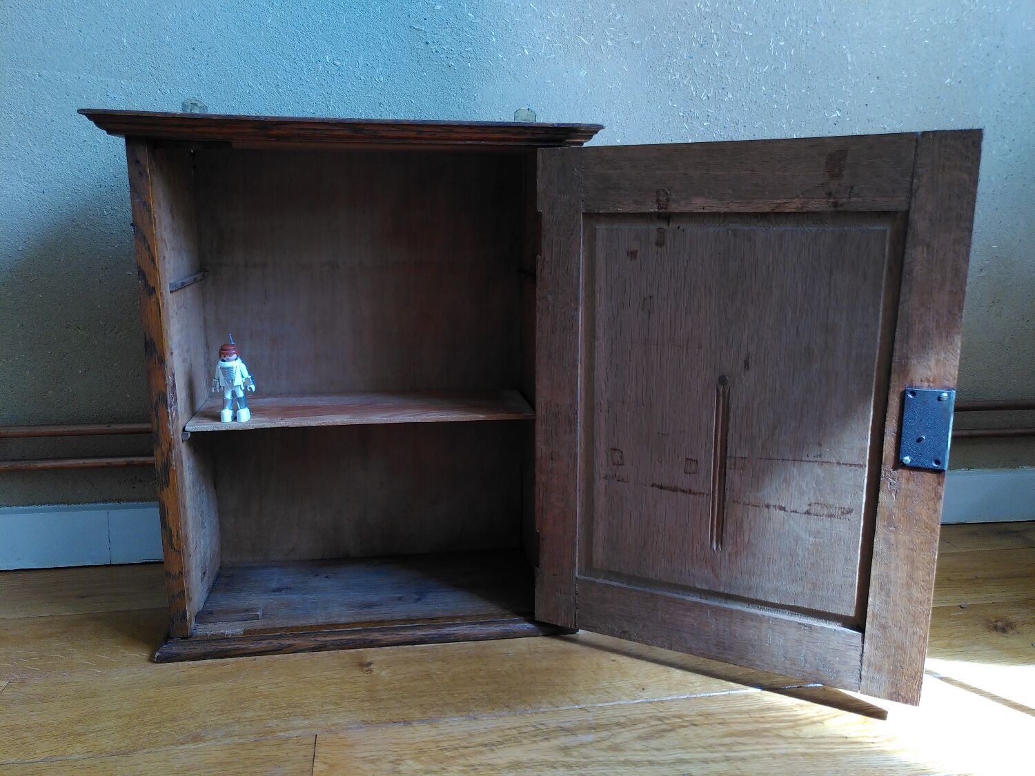 Art deco medicine cabinet