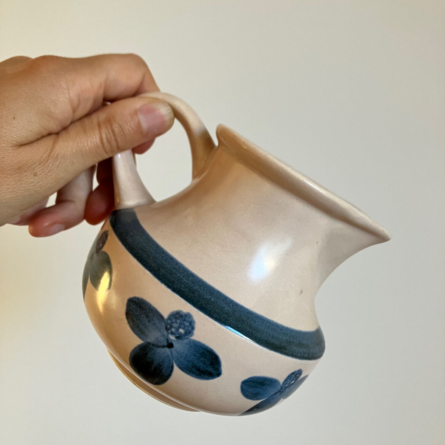 Pot à lait en faïence Gien