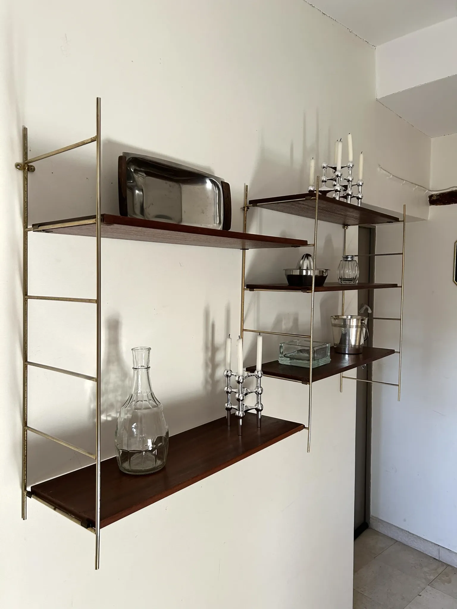 Double shelf in Tomado style