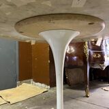 Table ronde marbre d’Ereo Saarinen édition Knoll
