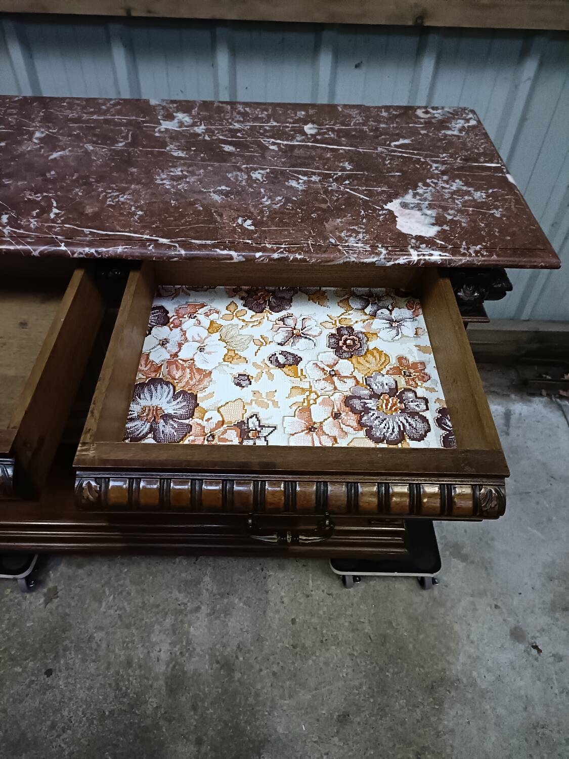 Solid walnut sideboard, Henri II style, Renaissance, with pink and white marble top