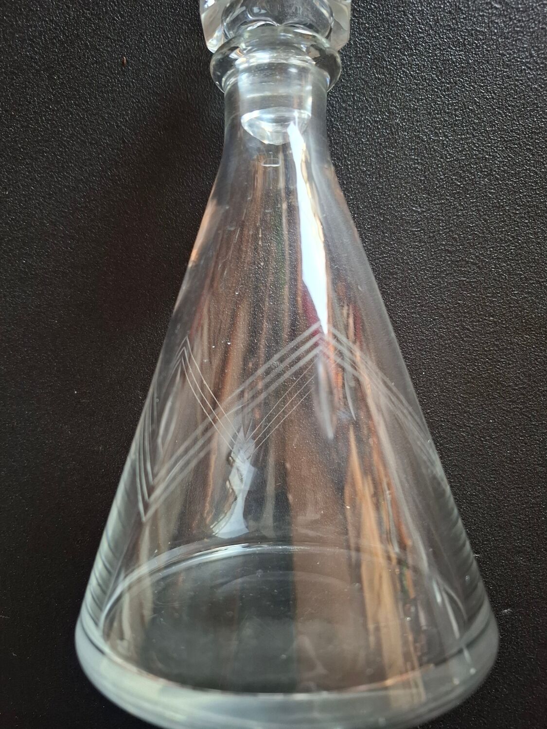 Port decanter and its 6 glasses