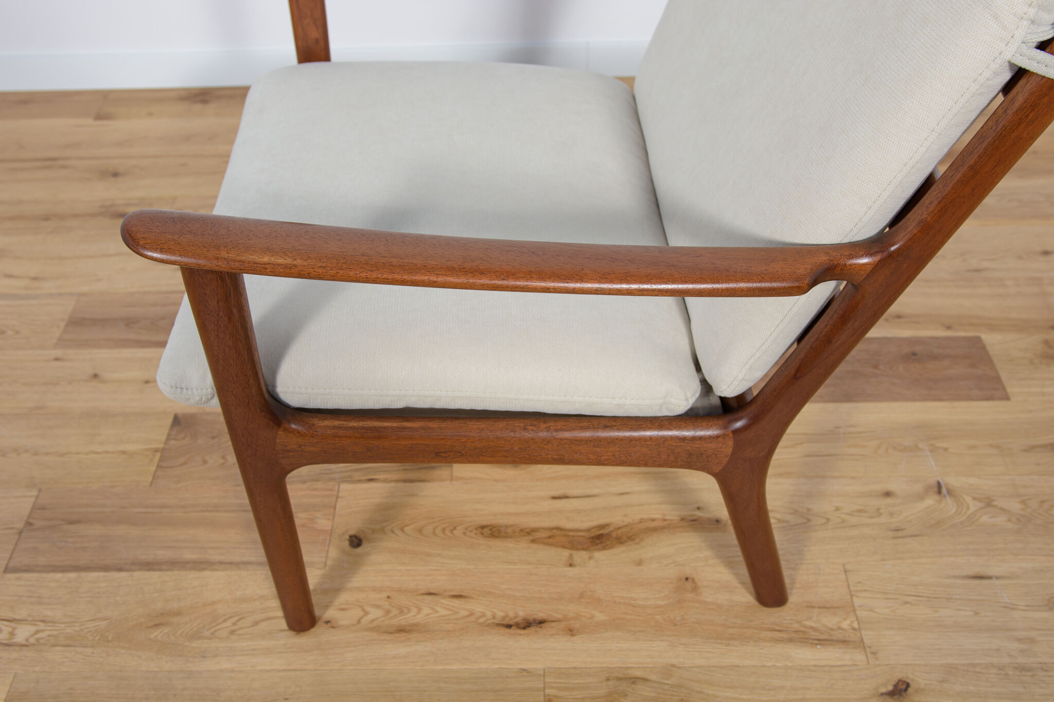 PJ112 Lounge Chairs by Ole Wanscher for Poul Jeppesens, 1960s, Set of 2