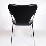 Seven Chair With Arms Model 3207 Made In Black Leather By Arne Jacobsen For Fritz Hansen