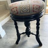 Round piano stool