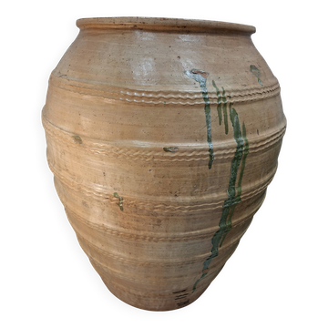 Spanish oil jar