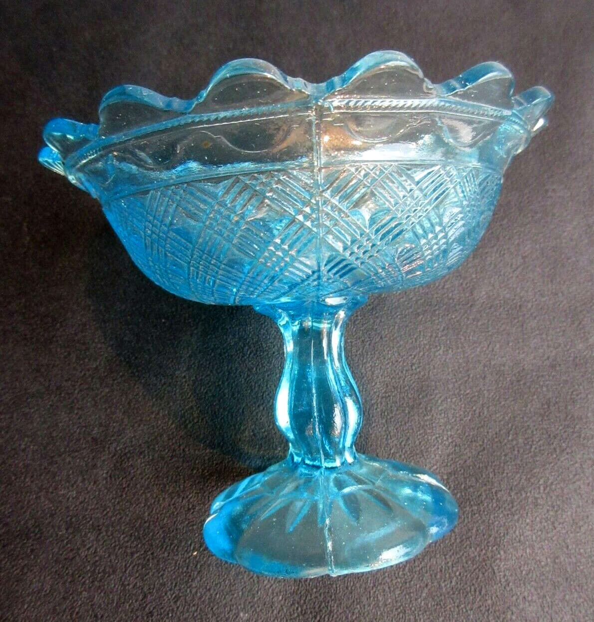 Wooden cup blue gridded glass: Vallérysthal or Portieux