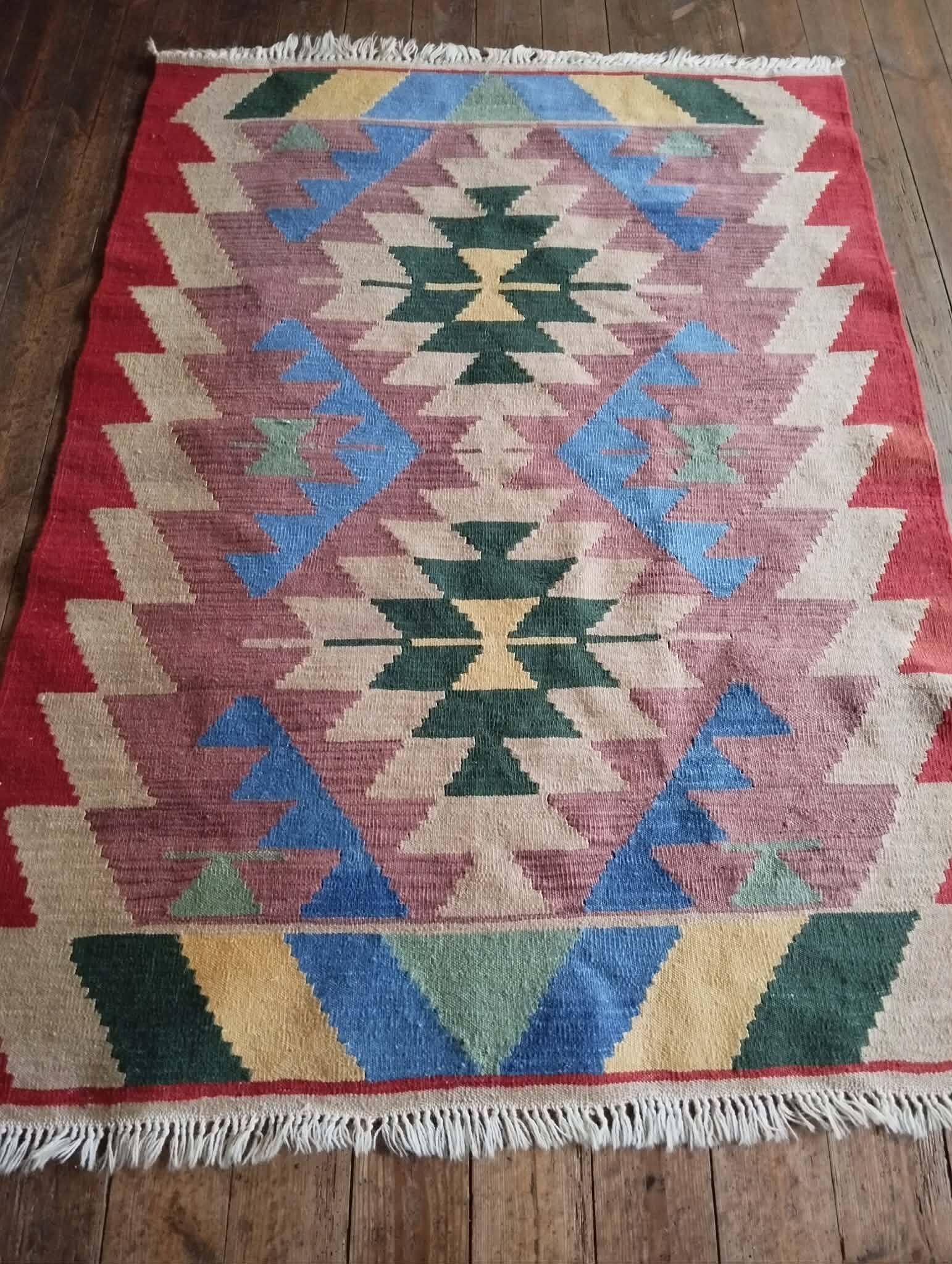 Handmade Persian Qashqai rug 165x115cm