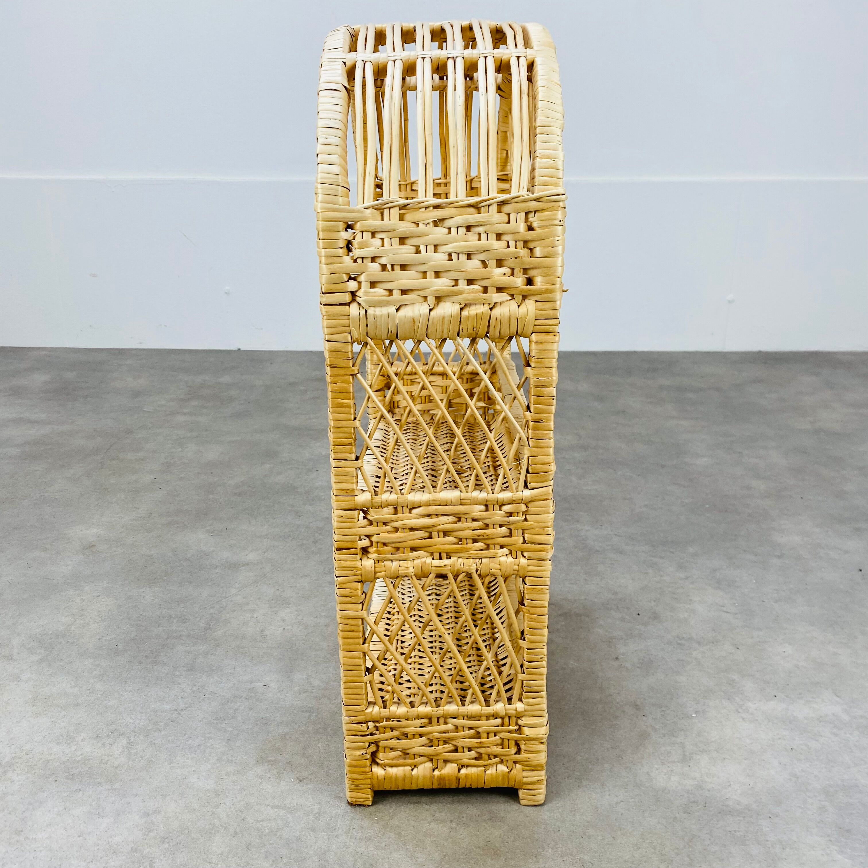 Rounded rattan shelf 60s