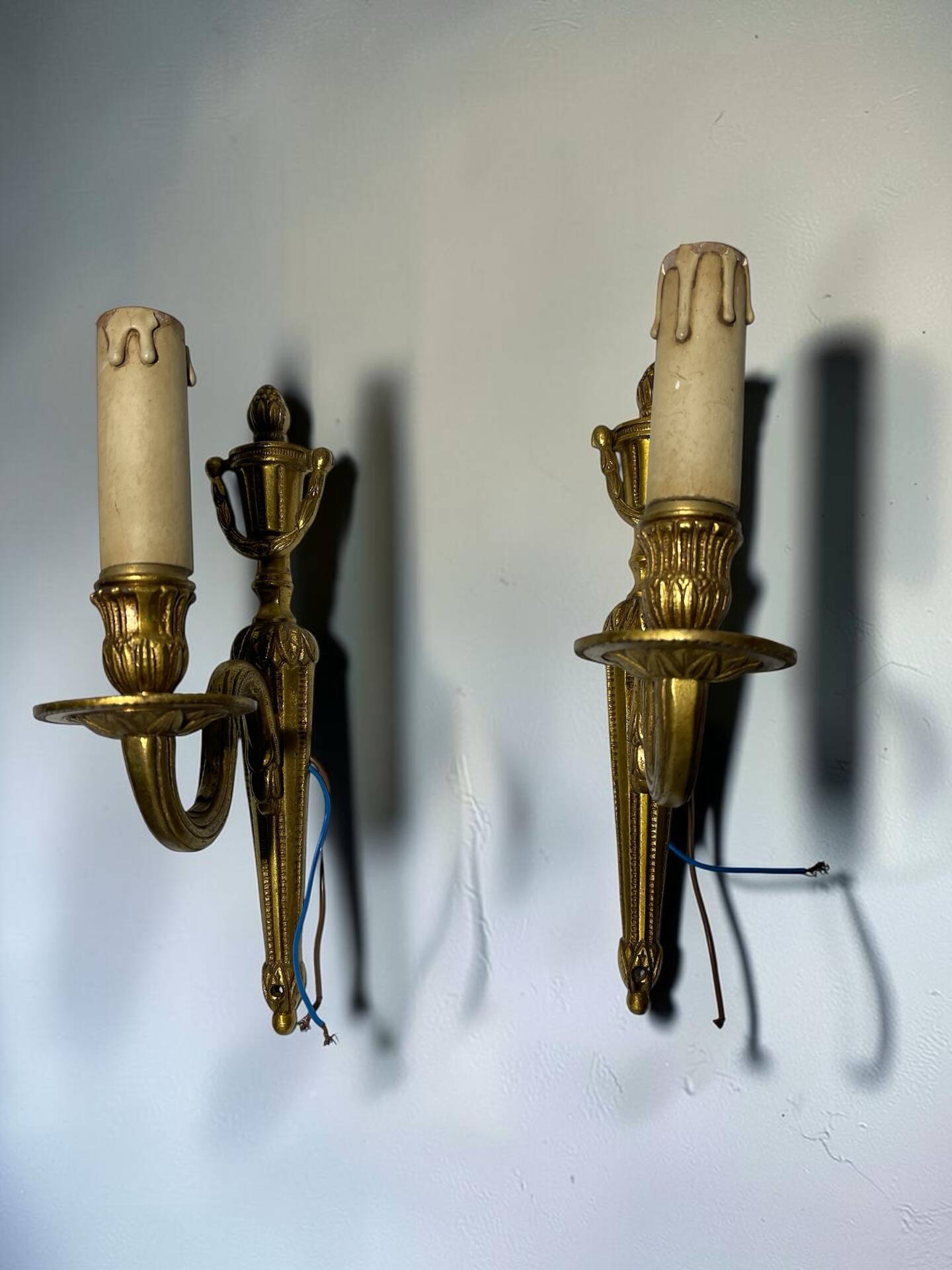 Pair of vintage gold wall sconces – Louis XVI style – Lighting fixture