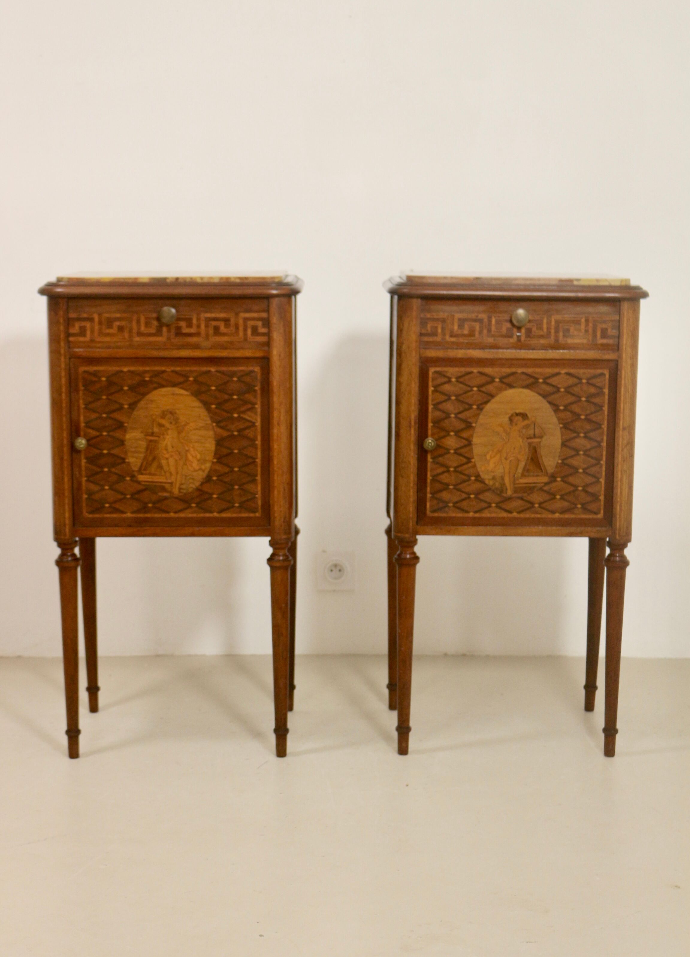 Pair of marquetry bedside tables decorated in marble façade Brèche d'Aleppo. Ref Toulouse.