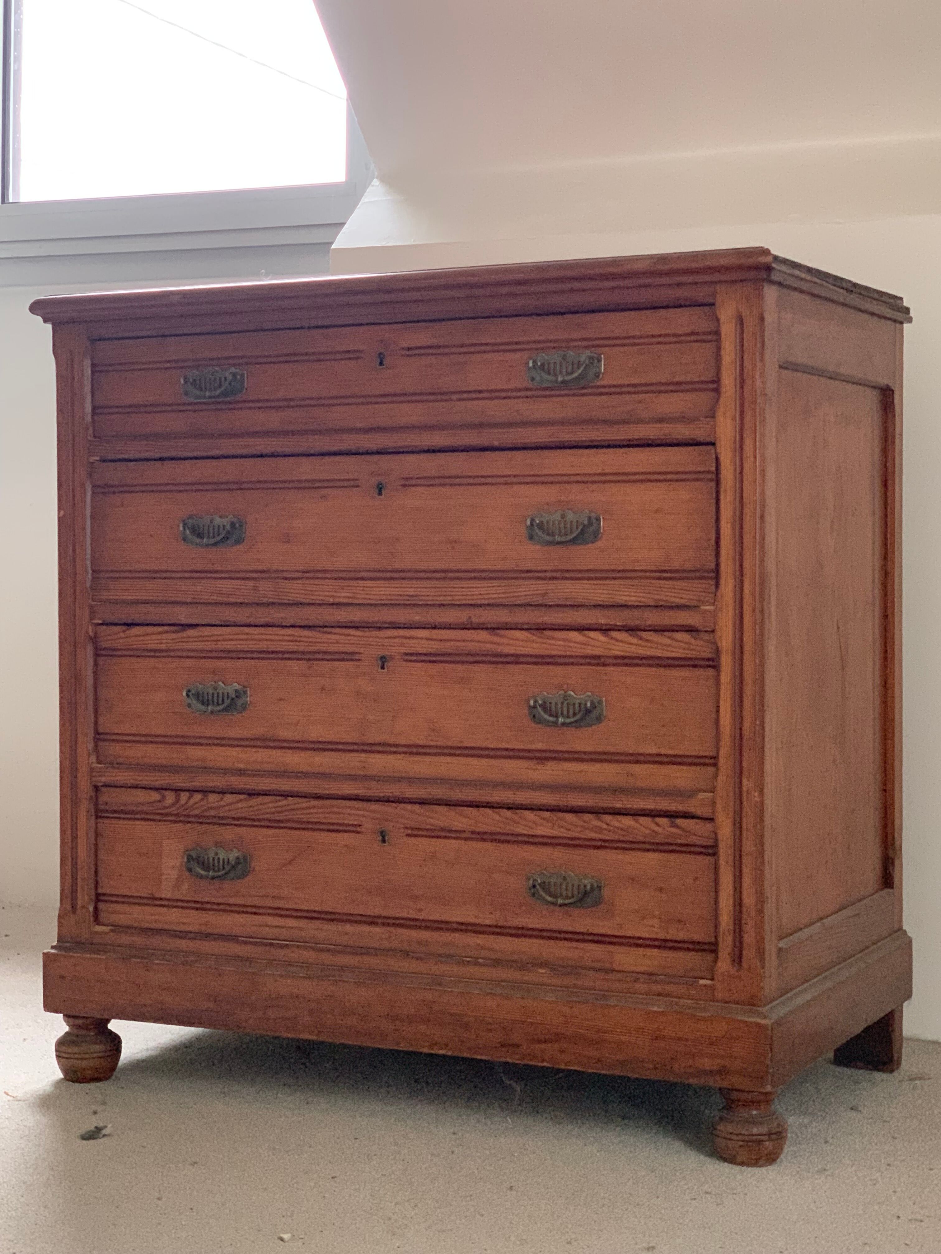 Commode anciennes 4 tiroirs