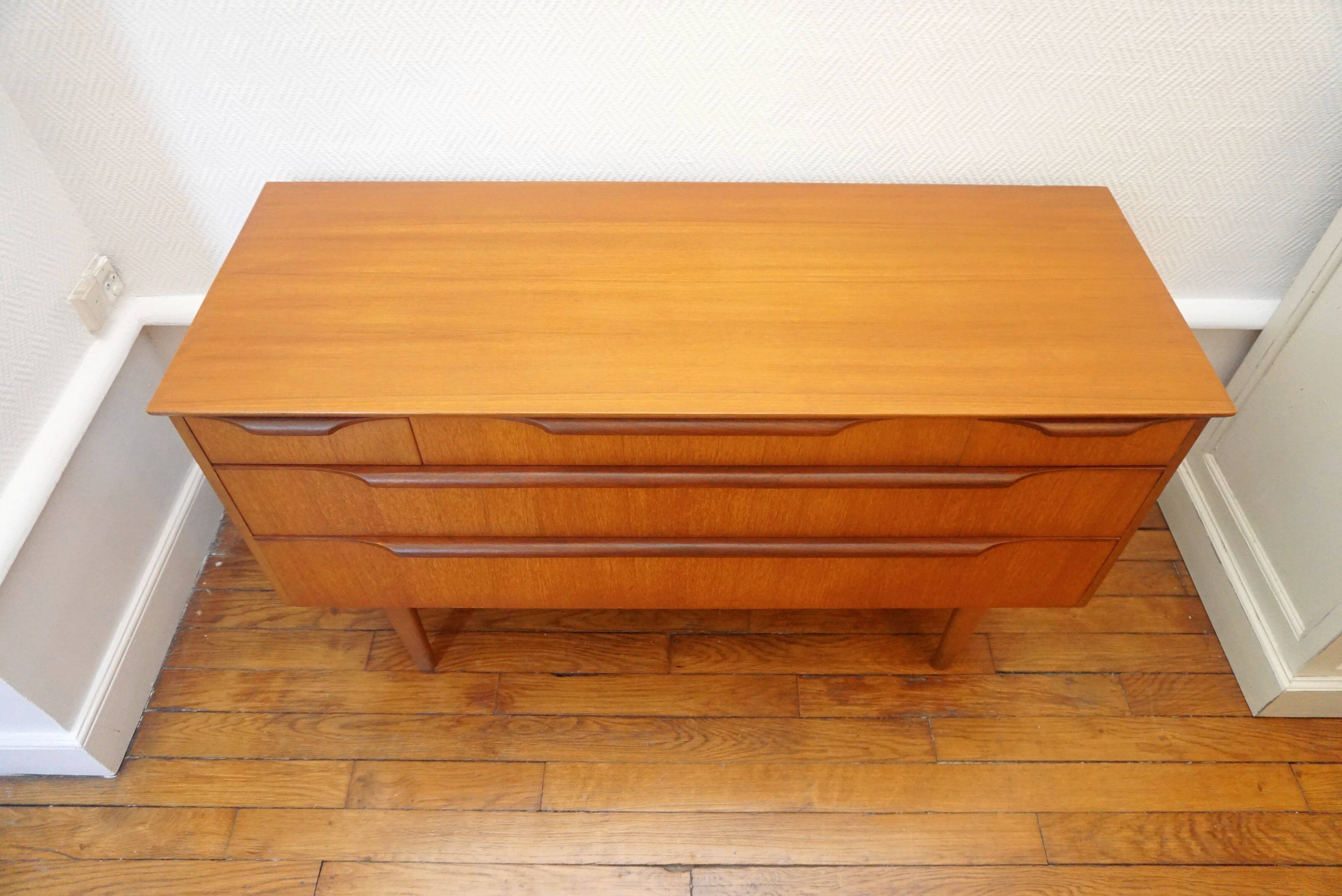 Buffet teak of the brand Beeanese