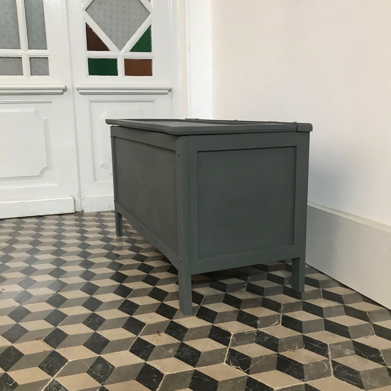 Storage box