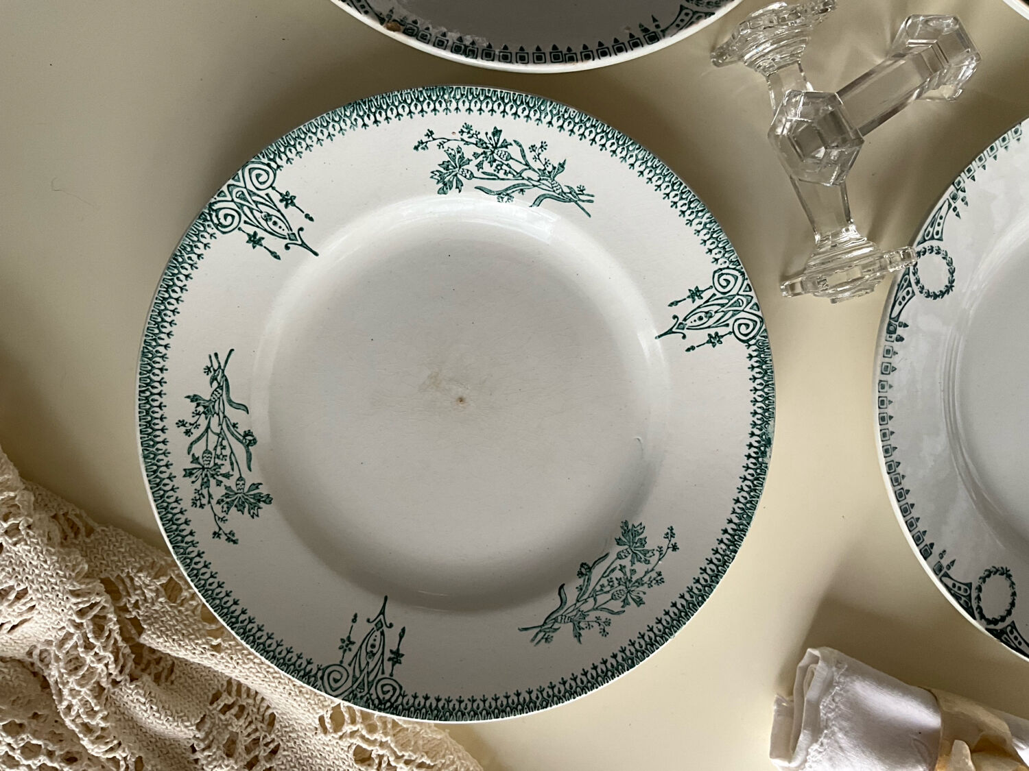 Mix and match 4 plates.