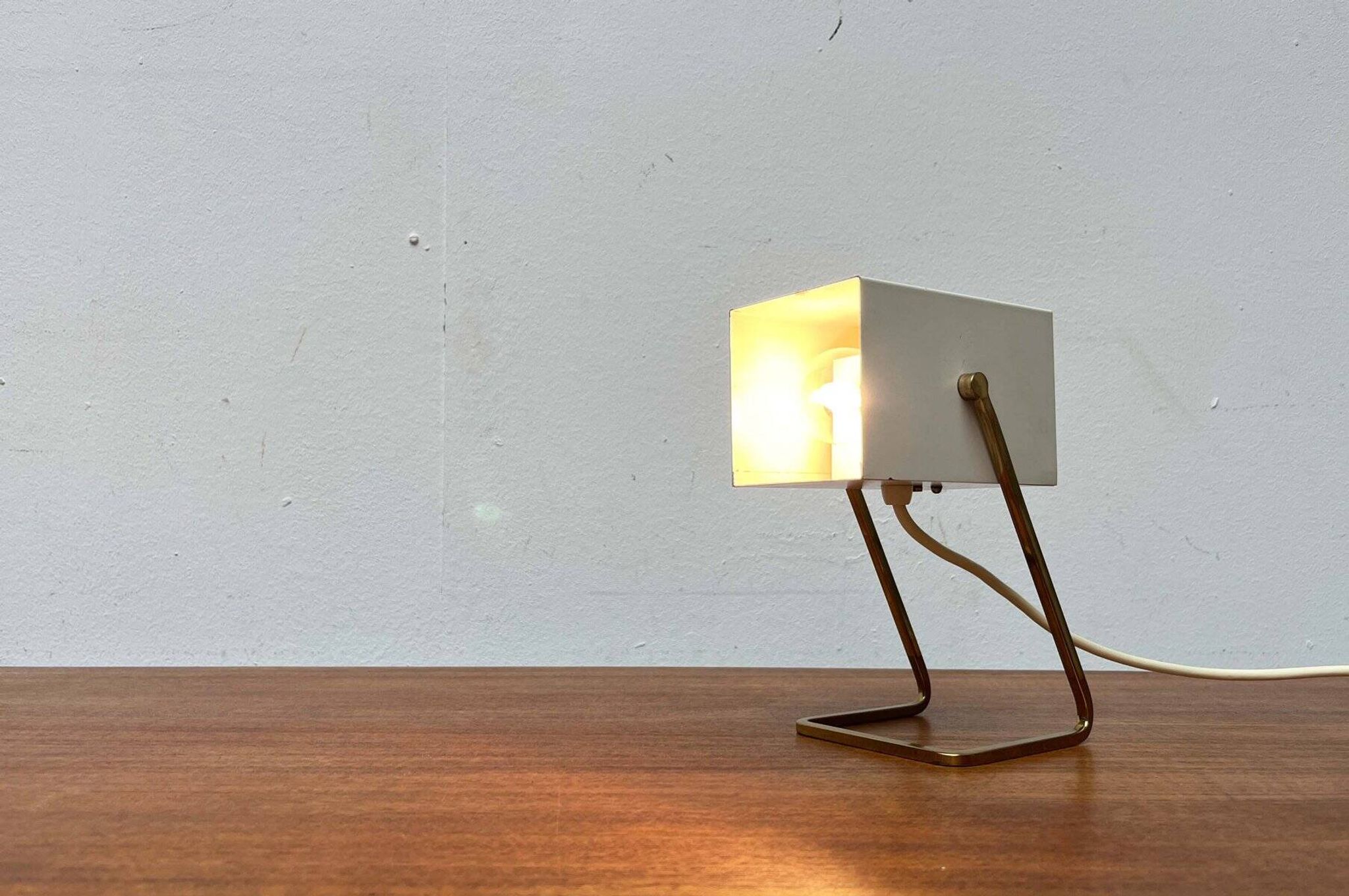 Modern mid-century German cube table lamp by Kaiser Leuchten, 1960s.