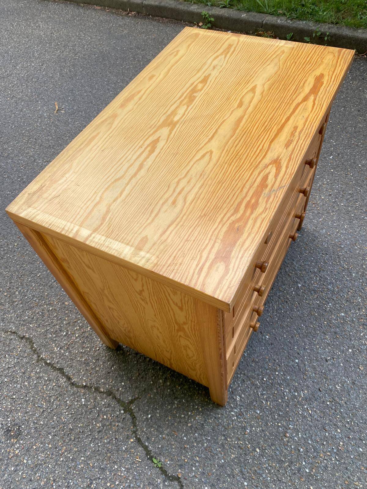 Scandinavian chest of drawers with 6 wooden drawers