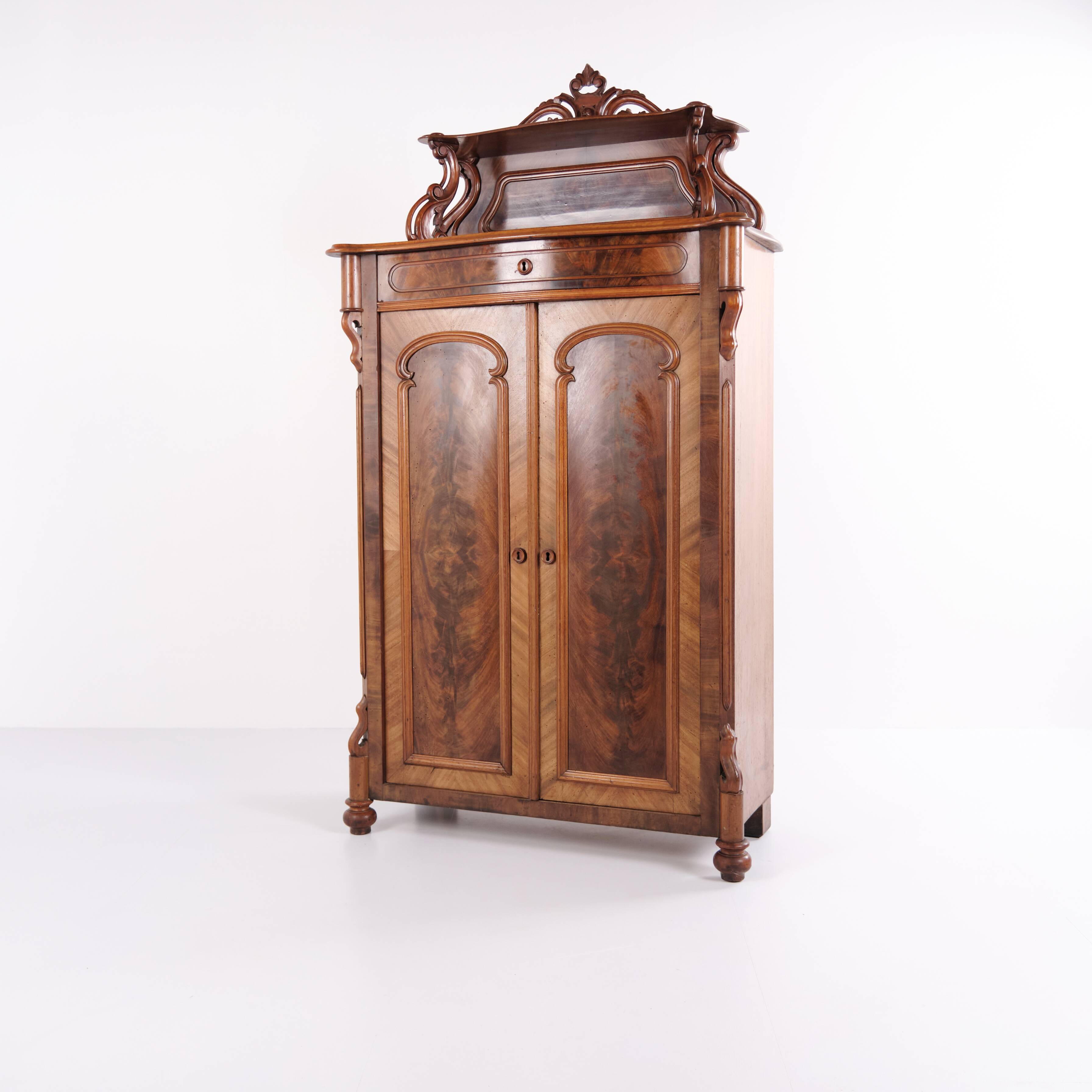 Cabinet – Mahogany – Antique – Carvings – Doors & Shelves – 1880s