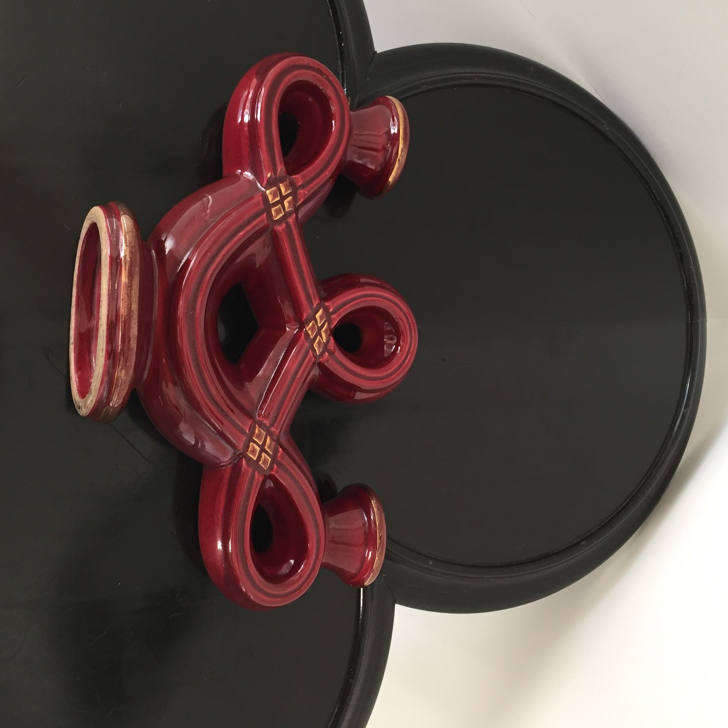 Candle grenat candlestick