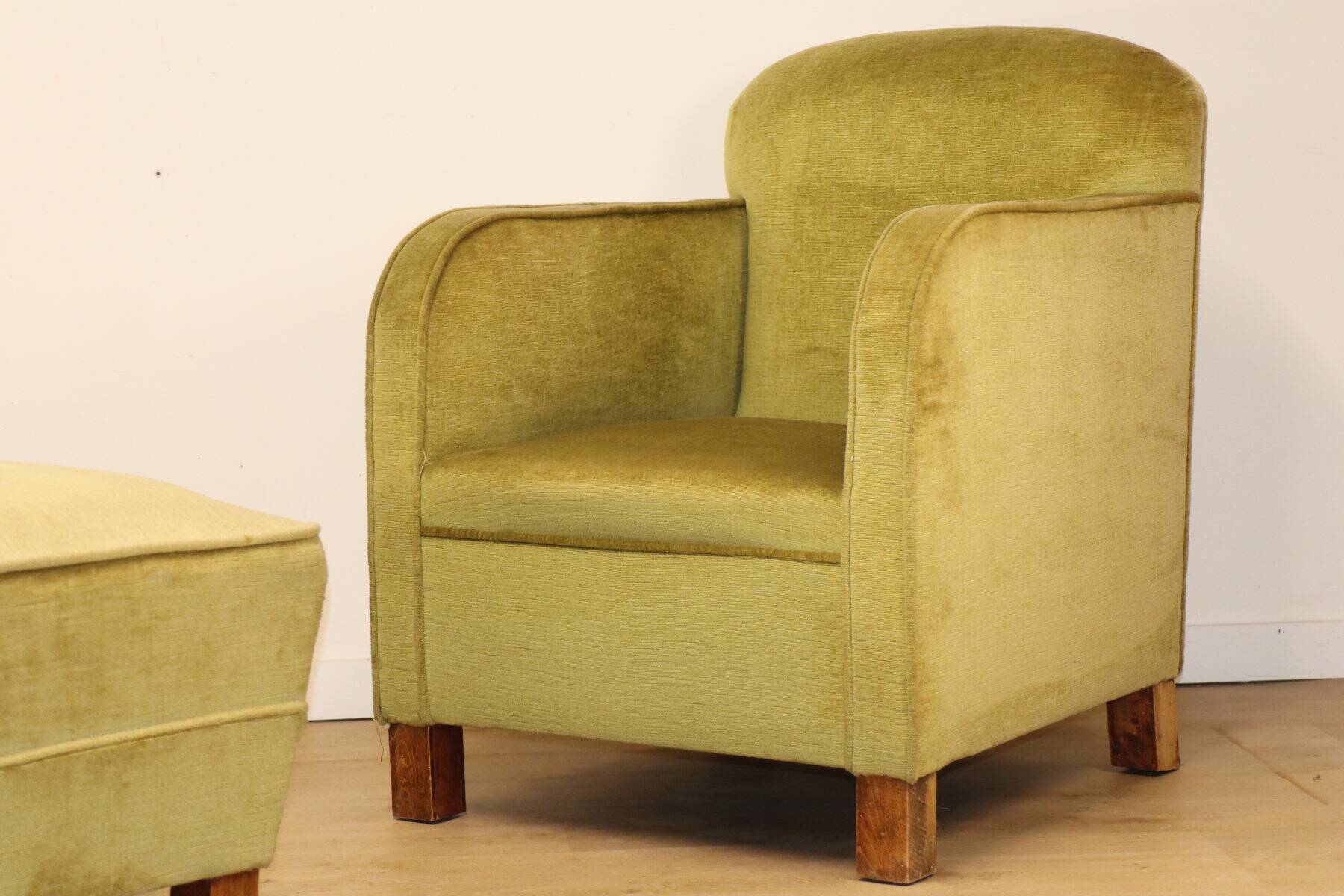 Pair of vintage velvet armchairs with footrest - 1950s