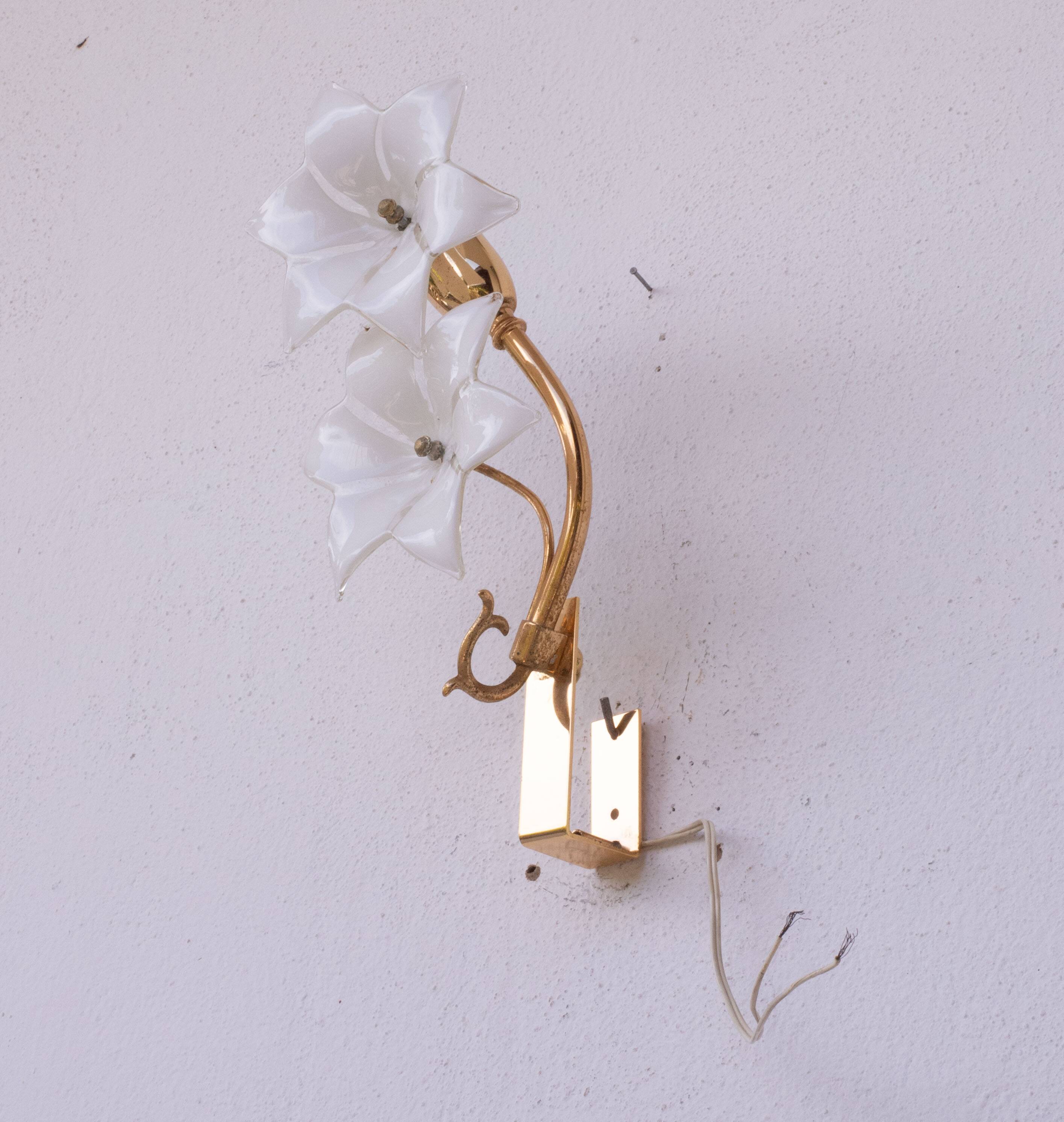 Charming Set of 2 Murano White Flowers Wall Light, 1970s