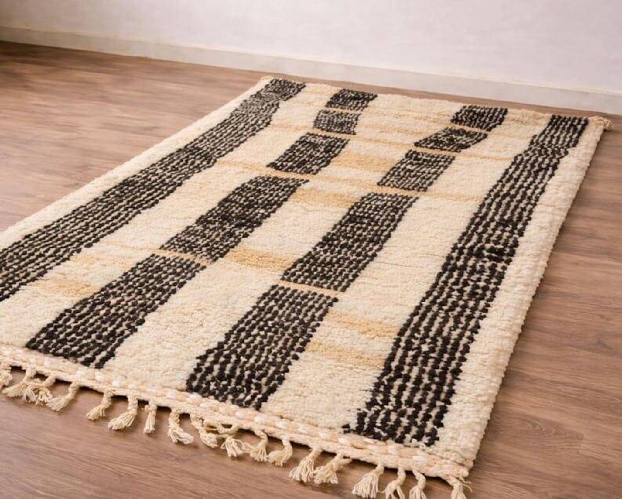 Handmade traditional pure wool rug size 150/350 cm