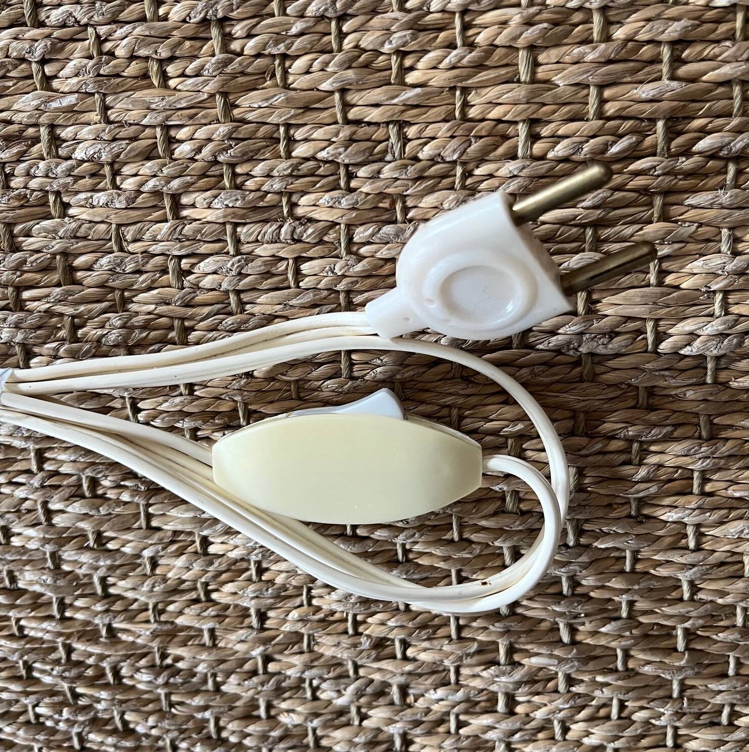 Vintage white ceramic lamp - 1950s / 1960s - Handmade lampshade.