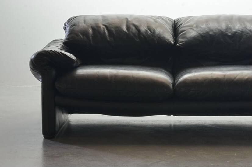 High-end black leather sofa Maralunga by Vico Magistretti for Cassina