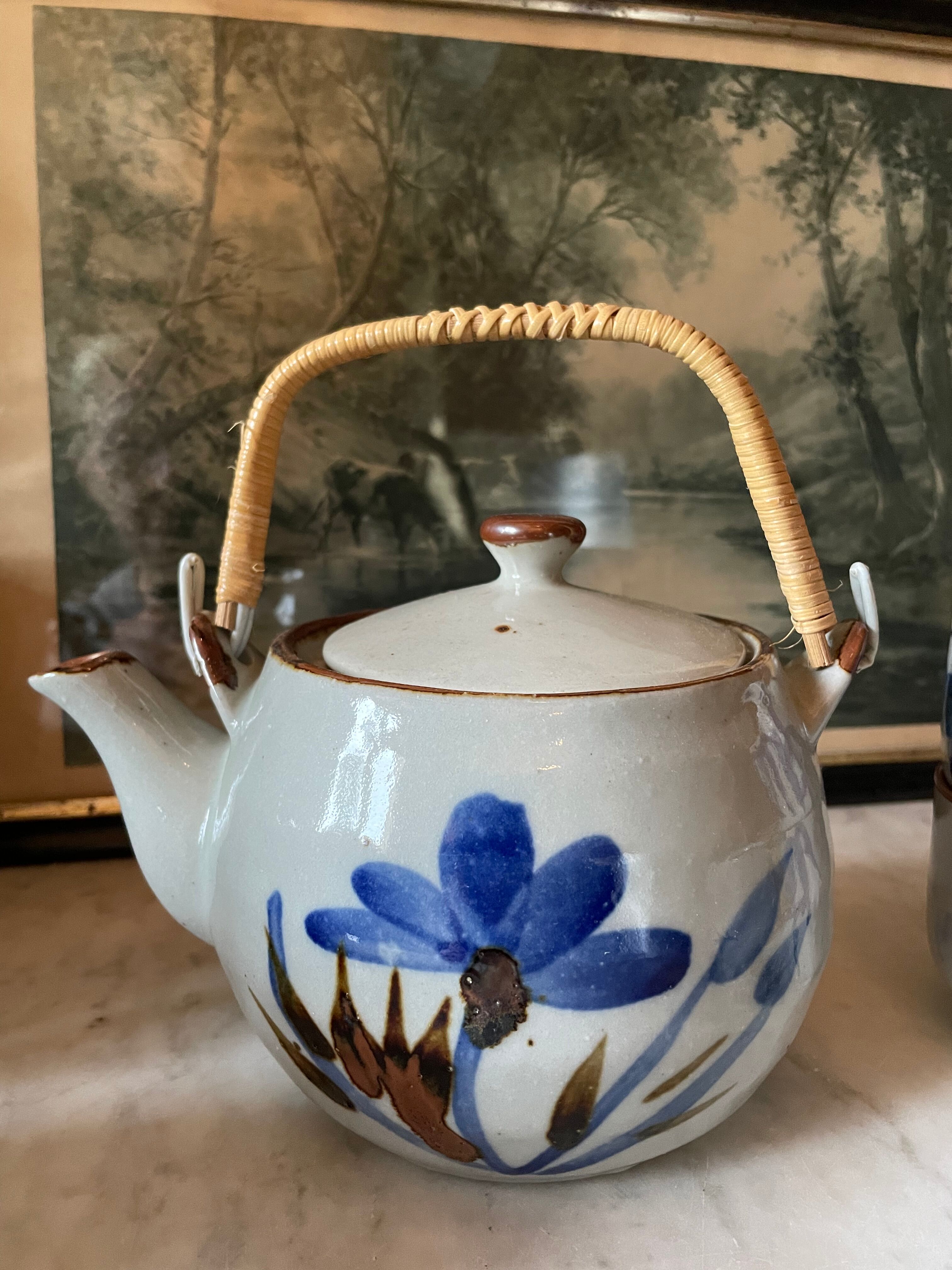 Stoneware tea set, 3 cups