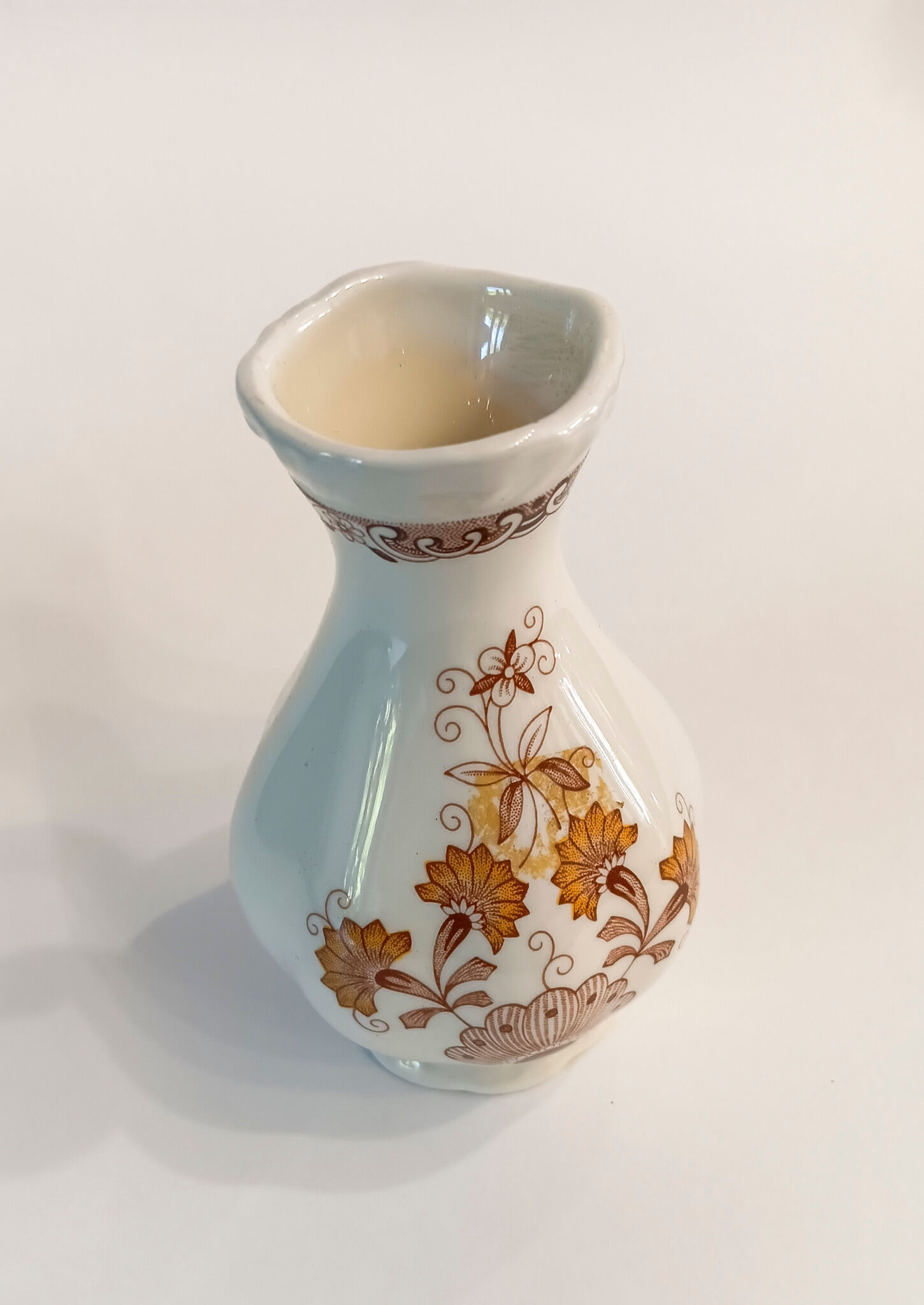 Small English porcelain vase Adams pattern Cornwall. Floral pattern.