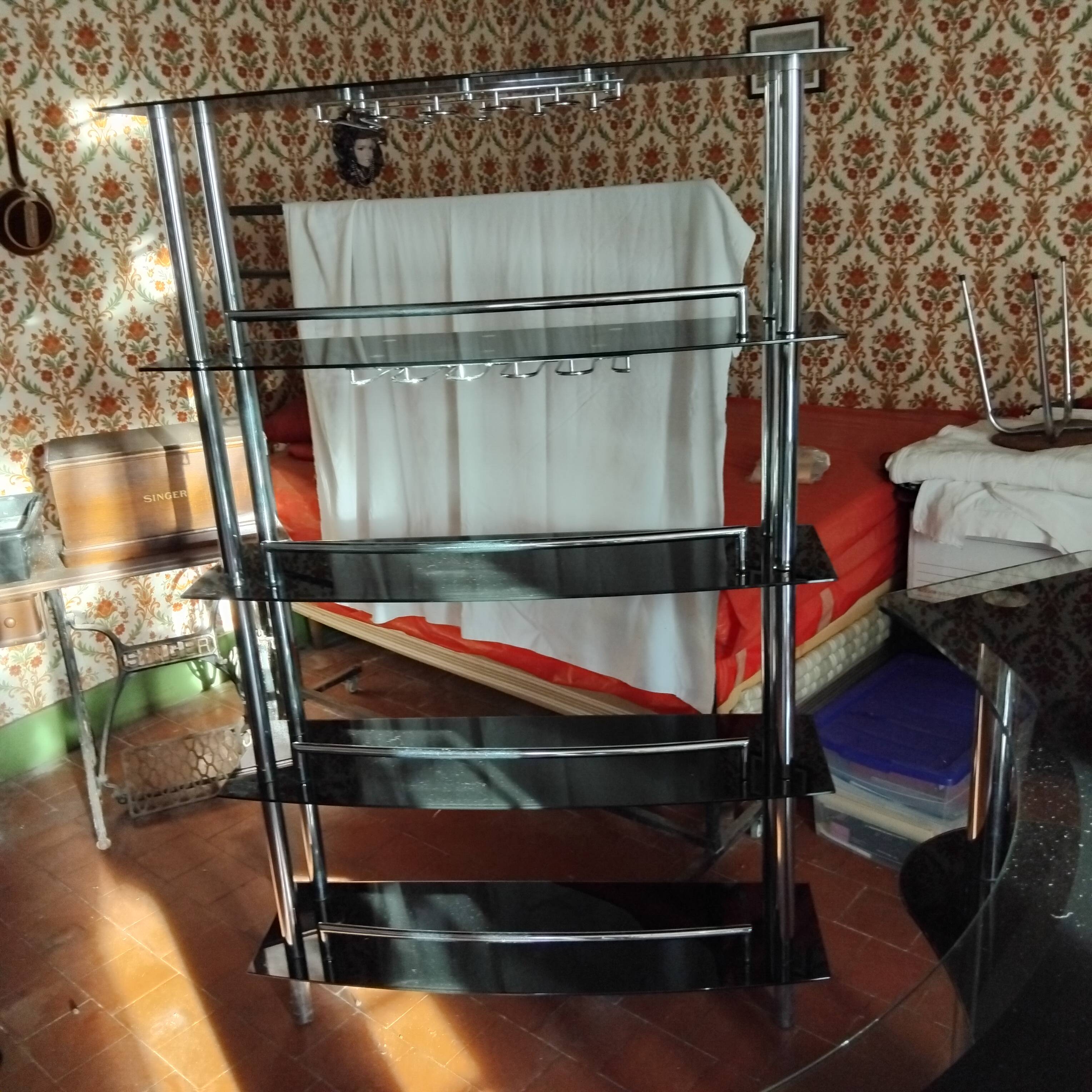 Bar set, tempered glass shelf and 2 stools