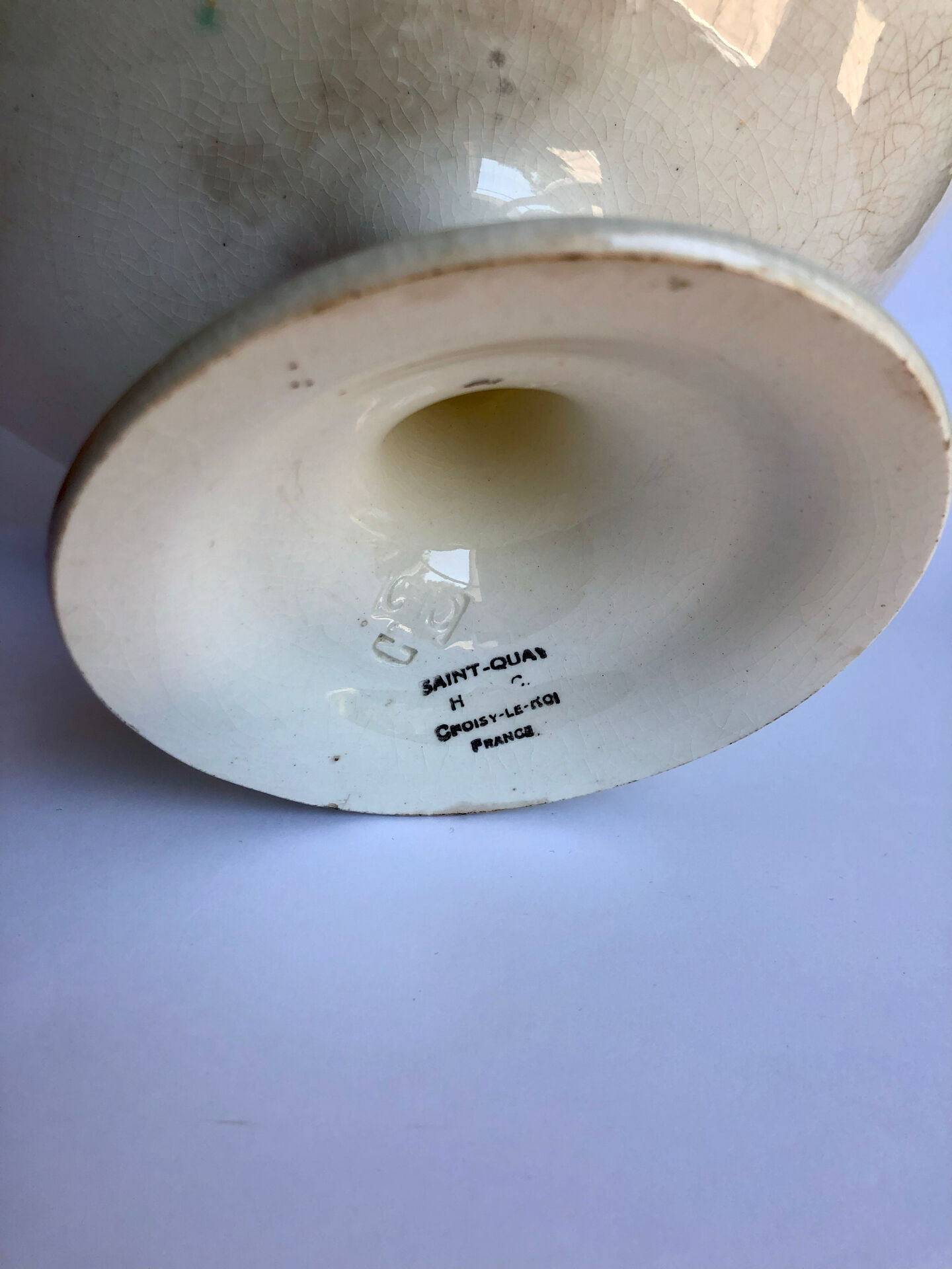 Compote dish in iron earth