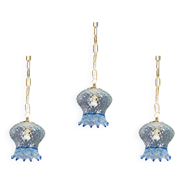 3 suspensions en verre de Murano bleu