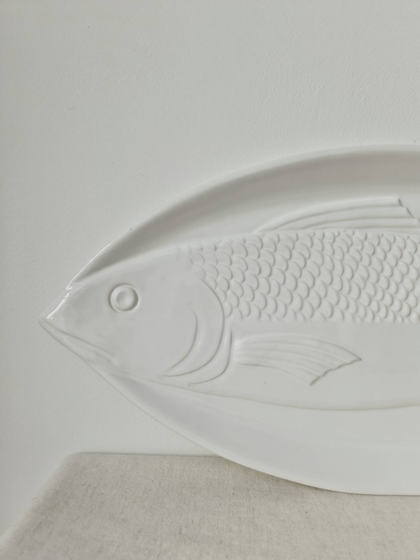 Large vintage ceramic plate "Fish" from Portugal -