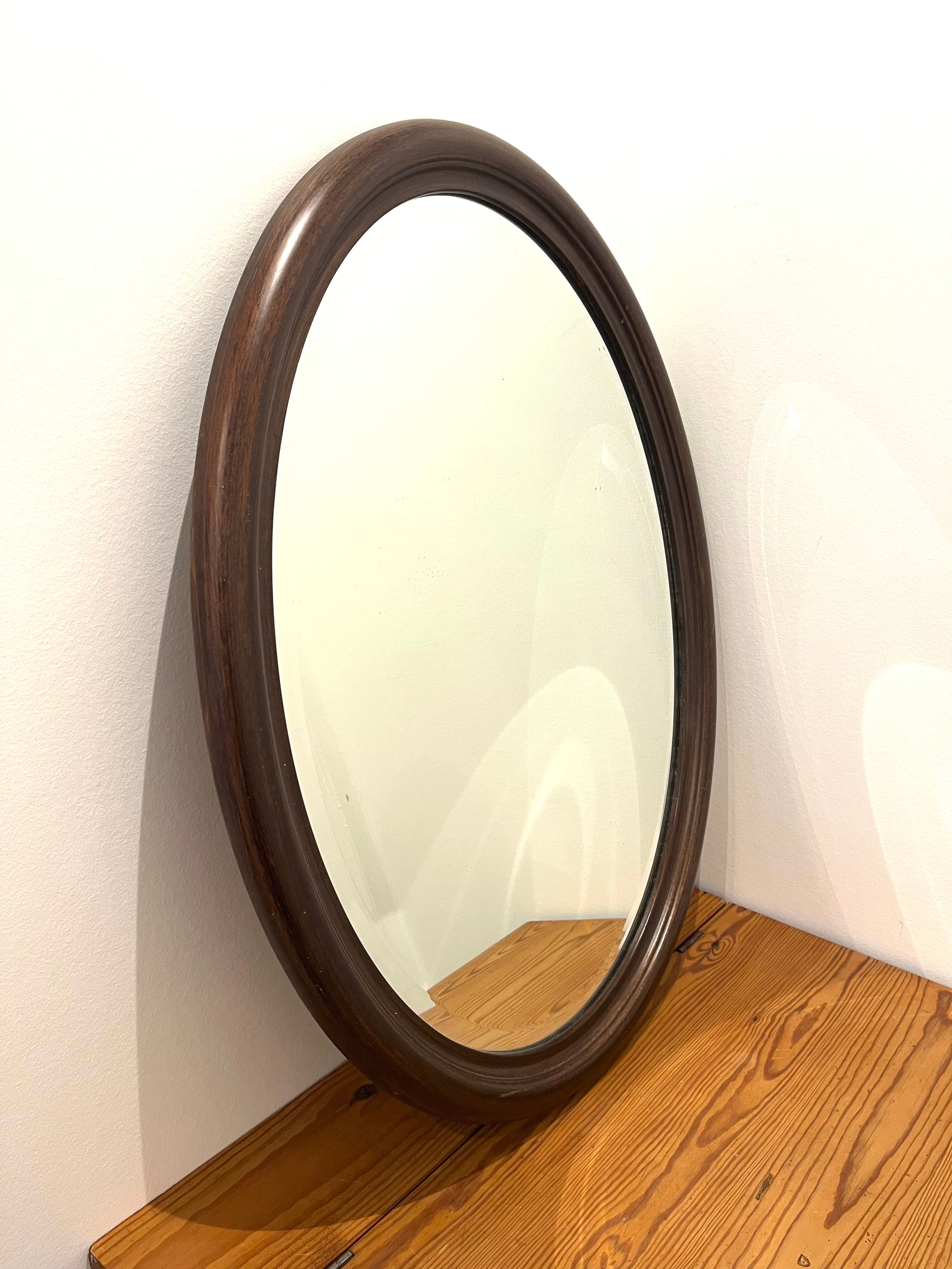 Oval mirror