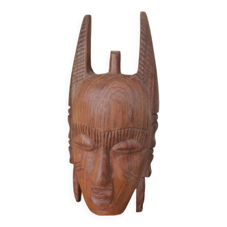 Masque en bois africain en bois d'iroko