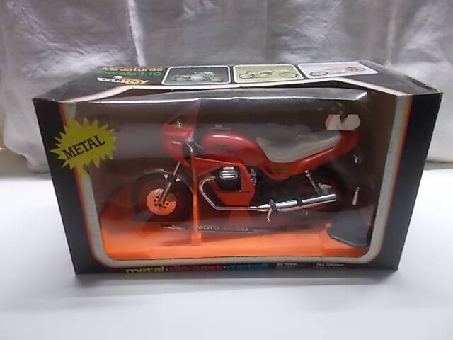 Miniature motorcycle collection moto Guzzi v65 Lario