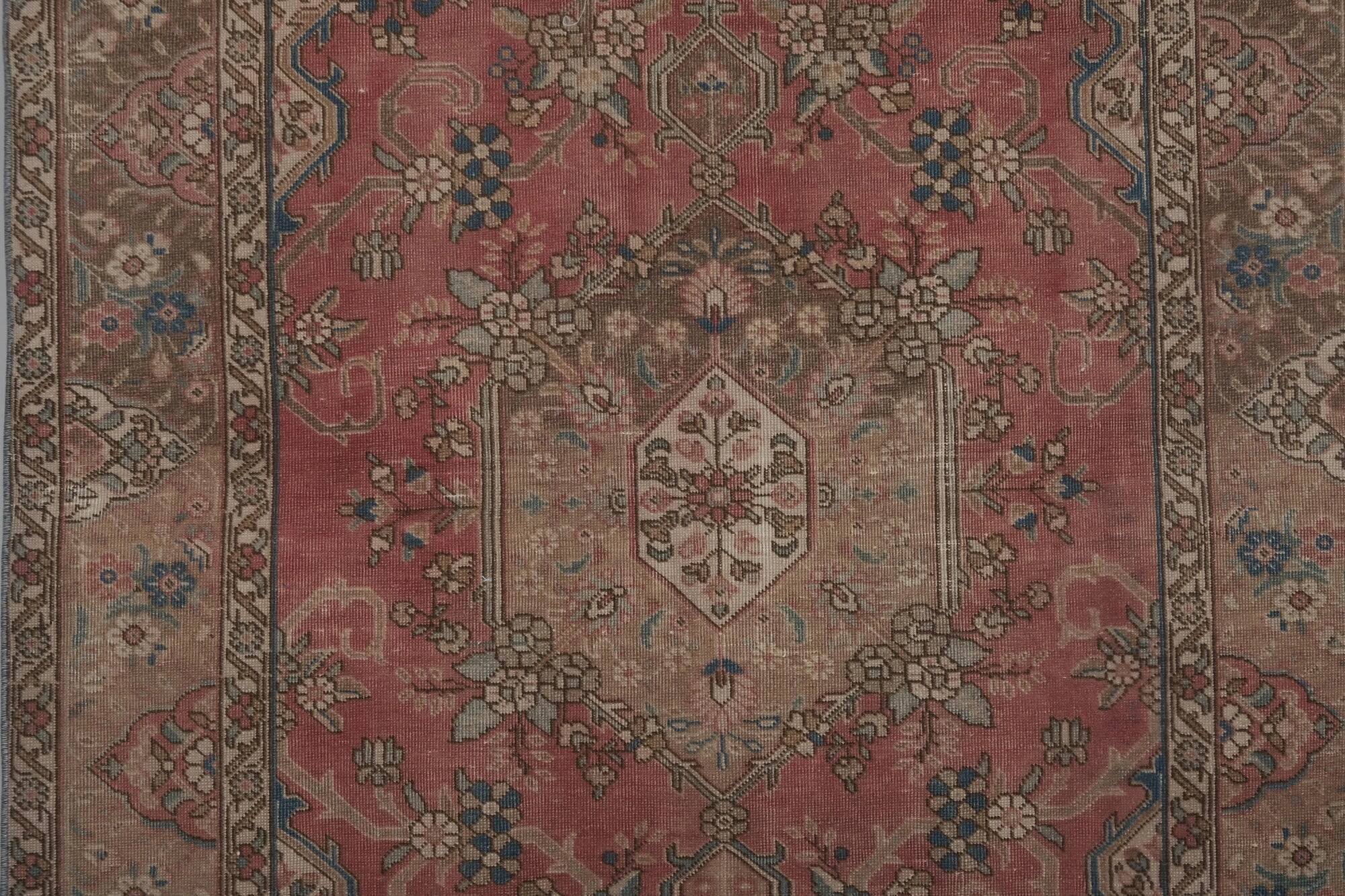 Vintage Turkish handmade rug 134x193 cm