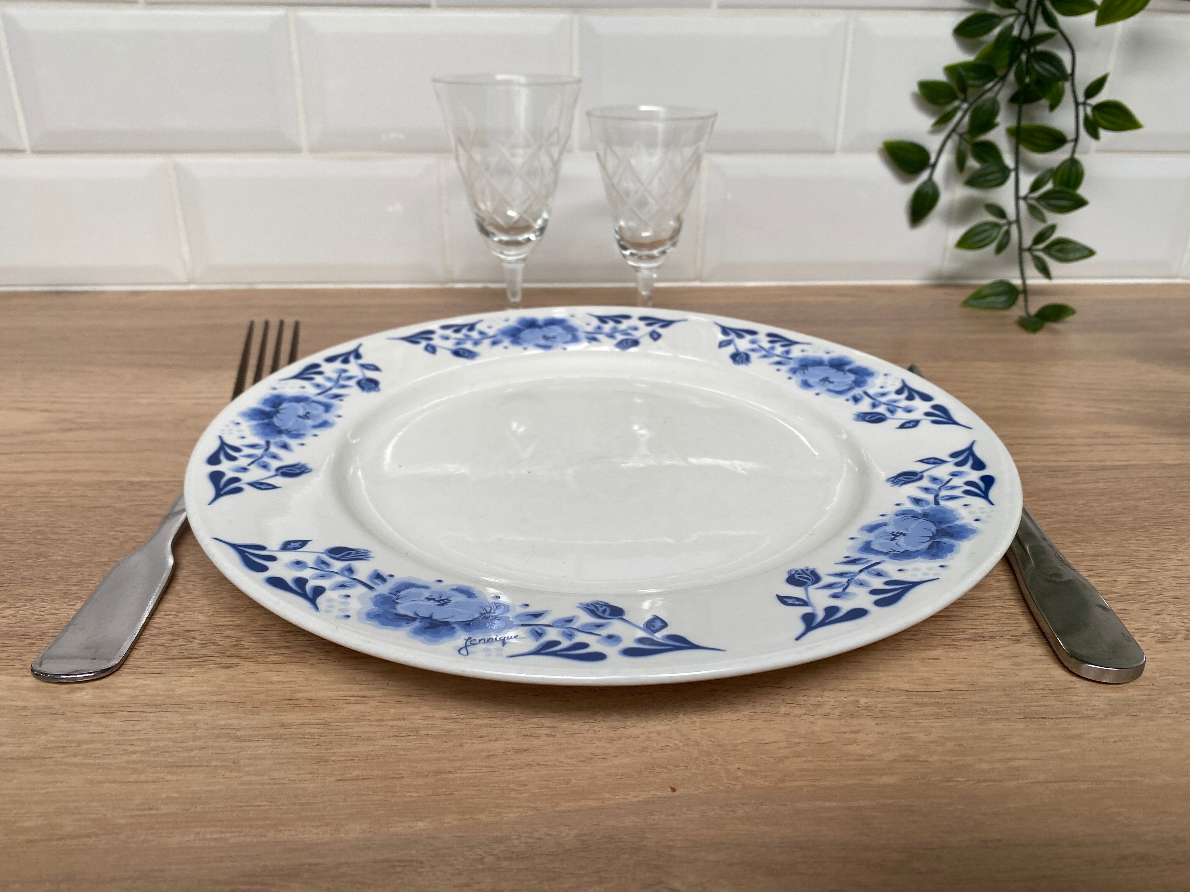 Set of 6 white wine glasses