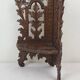 Etagère d'angle en bois sculpté