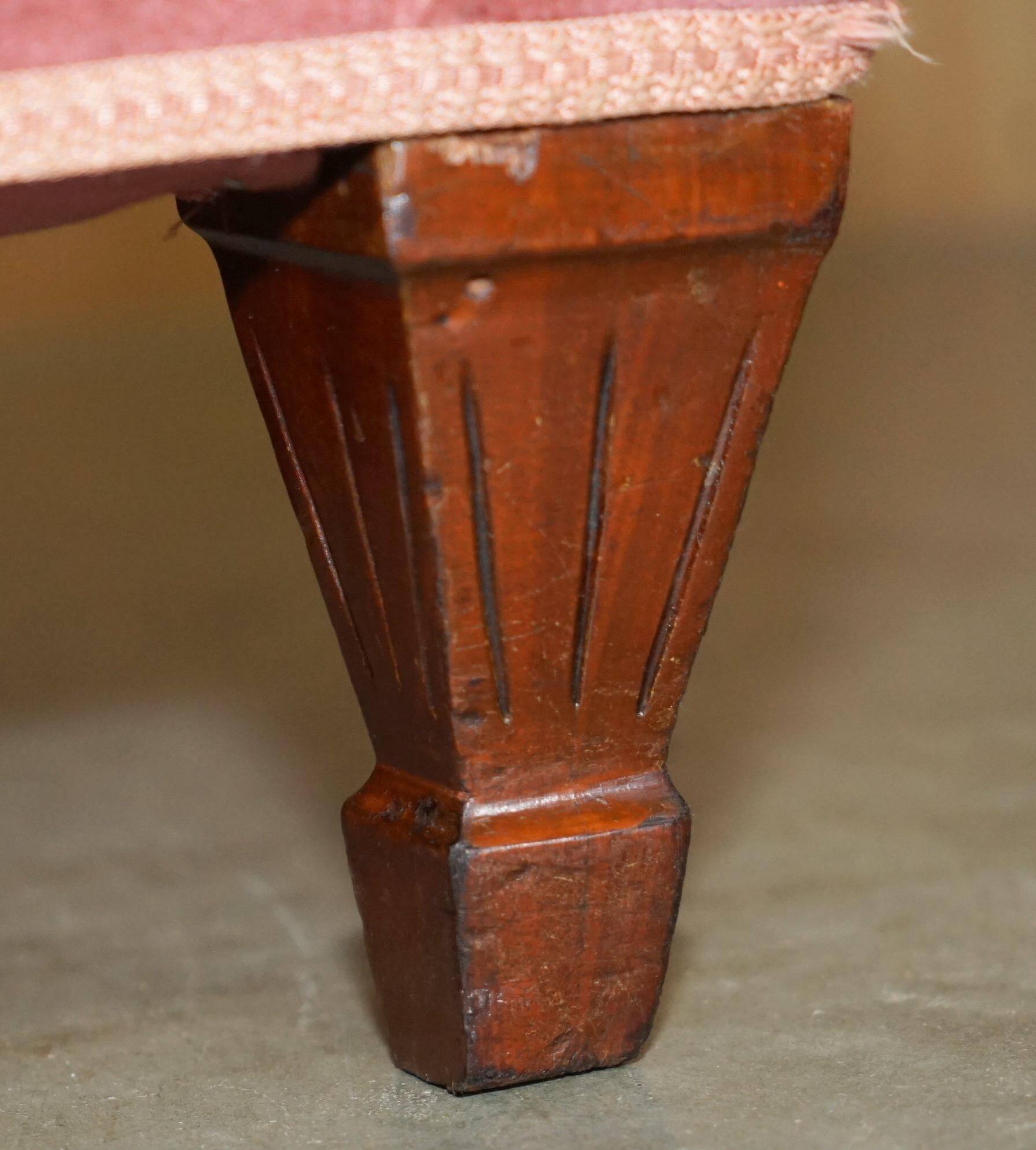 Chesterfield buttoned conversation sofa Regency