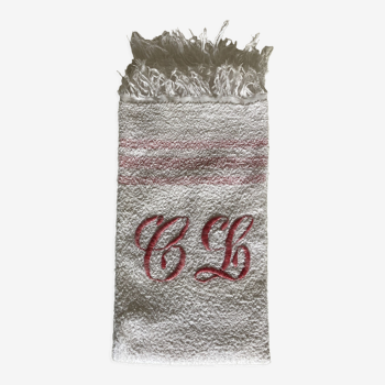 Pair of fringed castle towels 19th red monogram CL