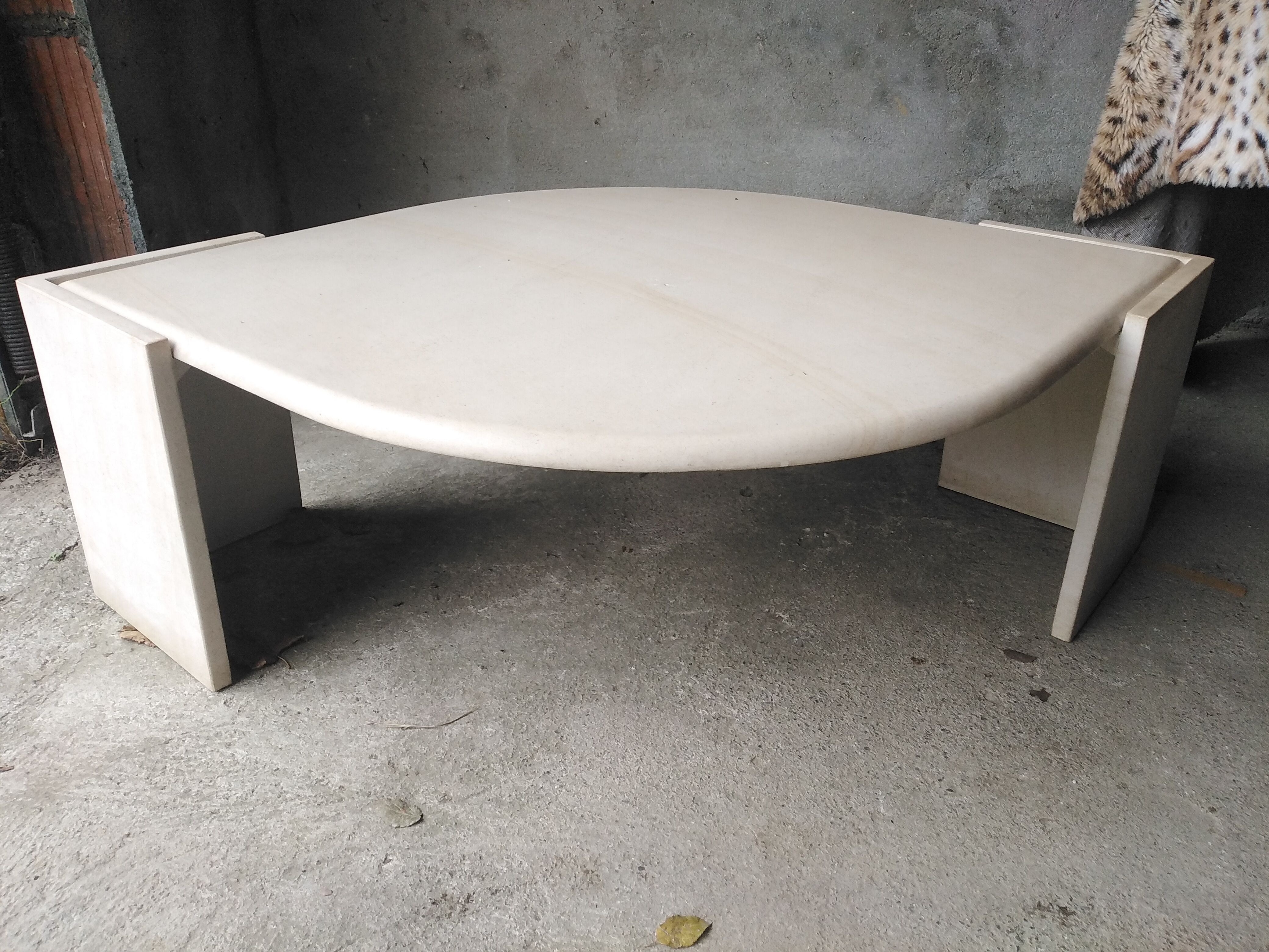 Eye-shaped coffee table