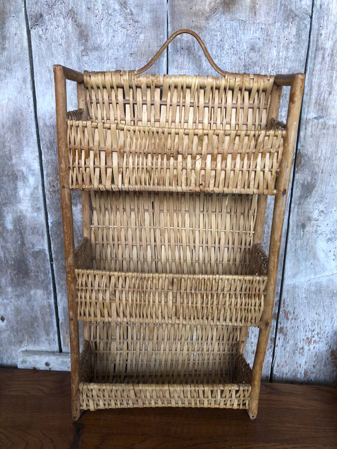 Ancienne etagère à épices rotin osier tressé a suspendre vintage