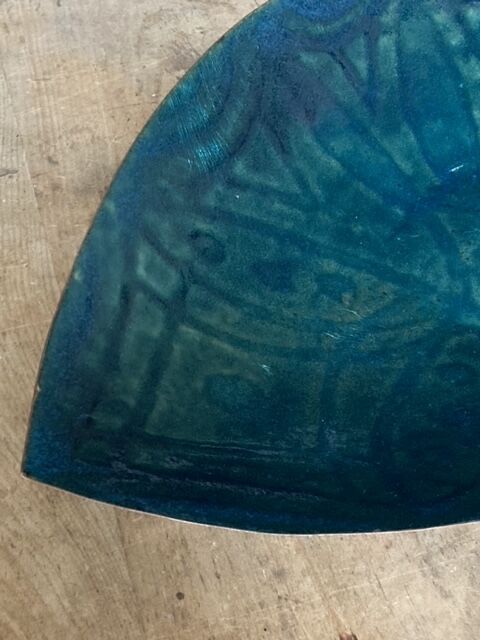 Enamelled fruit cup