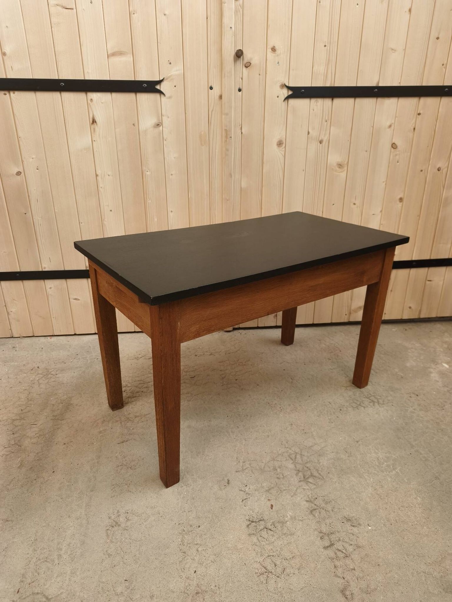 Vintage farmhouse coffee table - renovate the top painted in matte black.