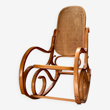 Rocking chair en rotin