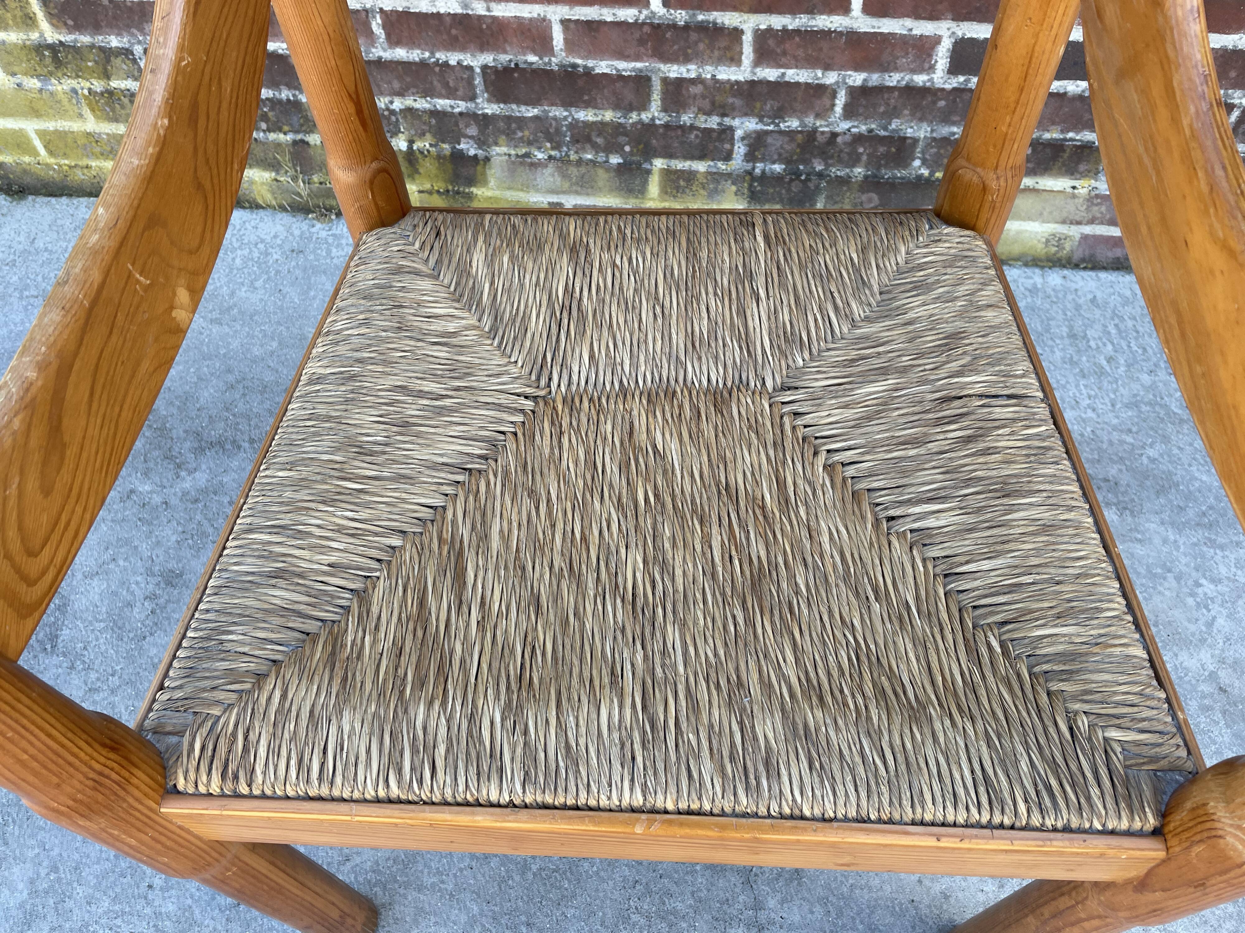 Carimate modèle 892 Vico Magistretti pour Cassina